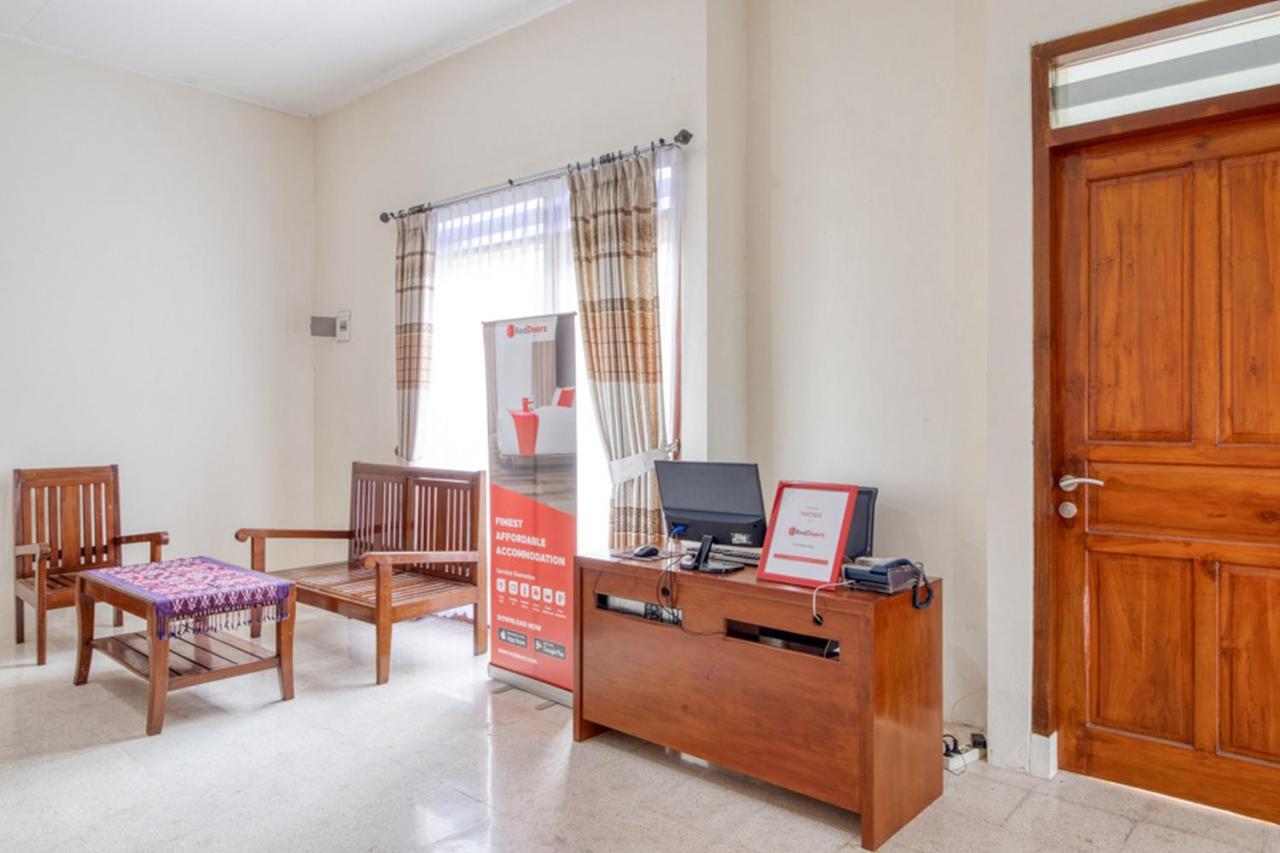 RedDoorz near Universitas Gajah Mada Kejayan Bagian luar foto